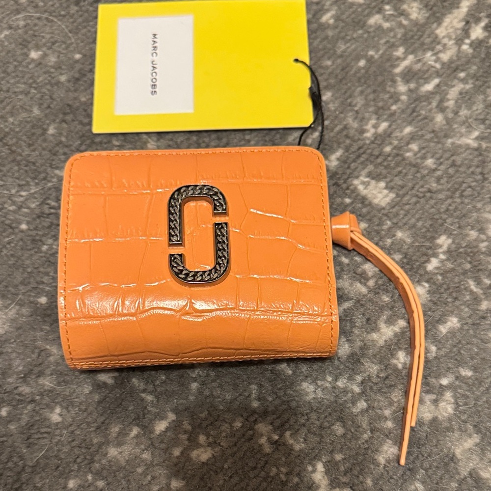 Marc Jacobs Snapshot Orange Croc-Embossed bifold Wallet NWT